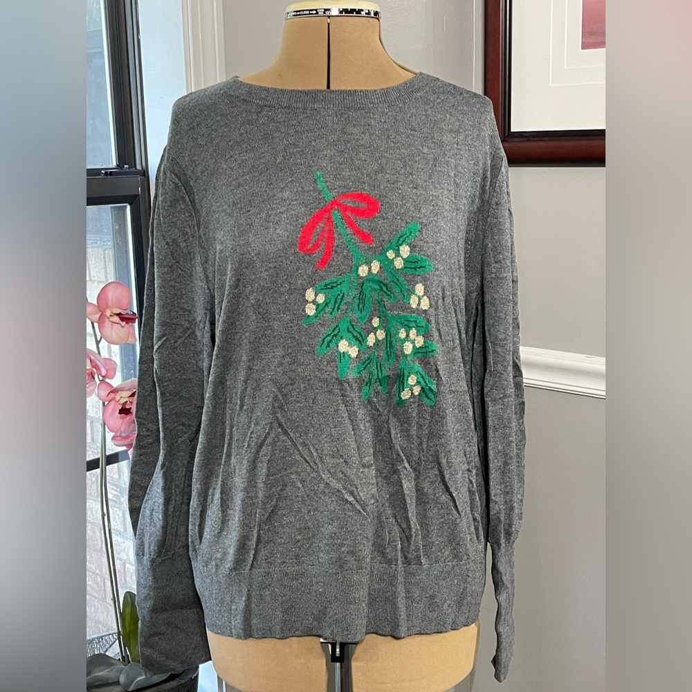 LOFT sz XL Gray Sweater with Festive Green and Red Design
